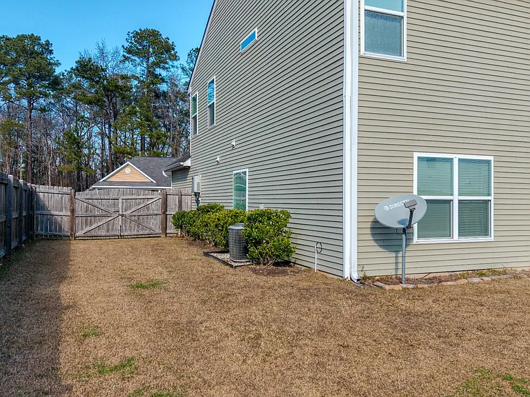 225 Urbano Ln — Photo 41
