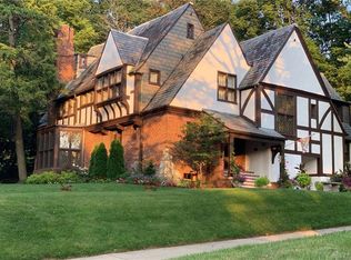400 Schenck Ave, Oakwood, OH 45409