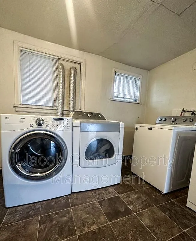 Building Photo - 4719 Yellowstone Ave #16