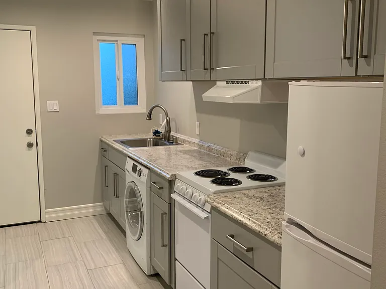 3122 N Springfield St #2 — Photo 4