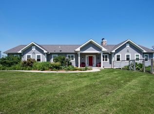 4412 W Highland Rd, Mequon, WI 53092