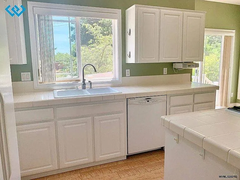 4682 NW Rosemarie Pl — Photo 5