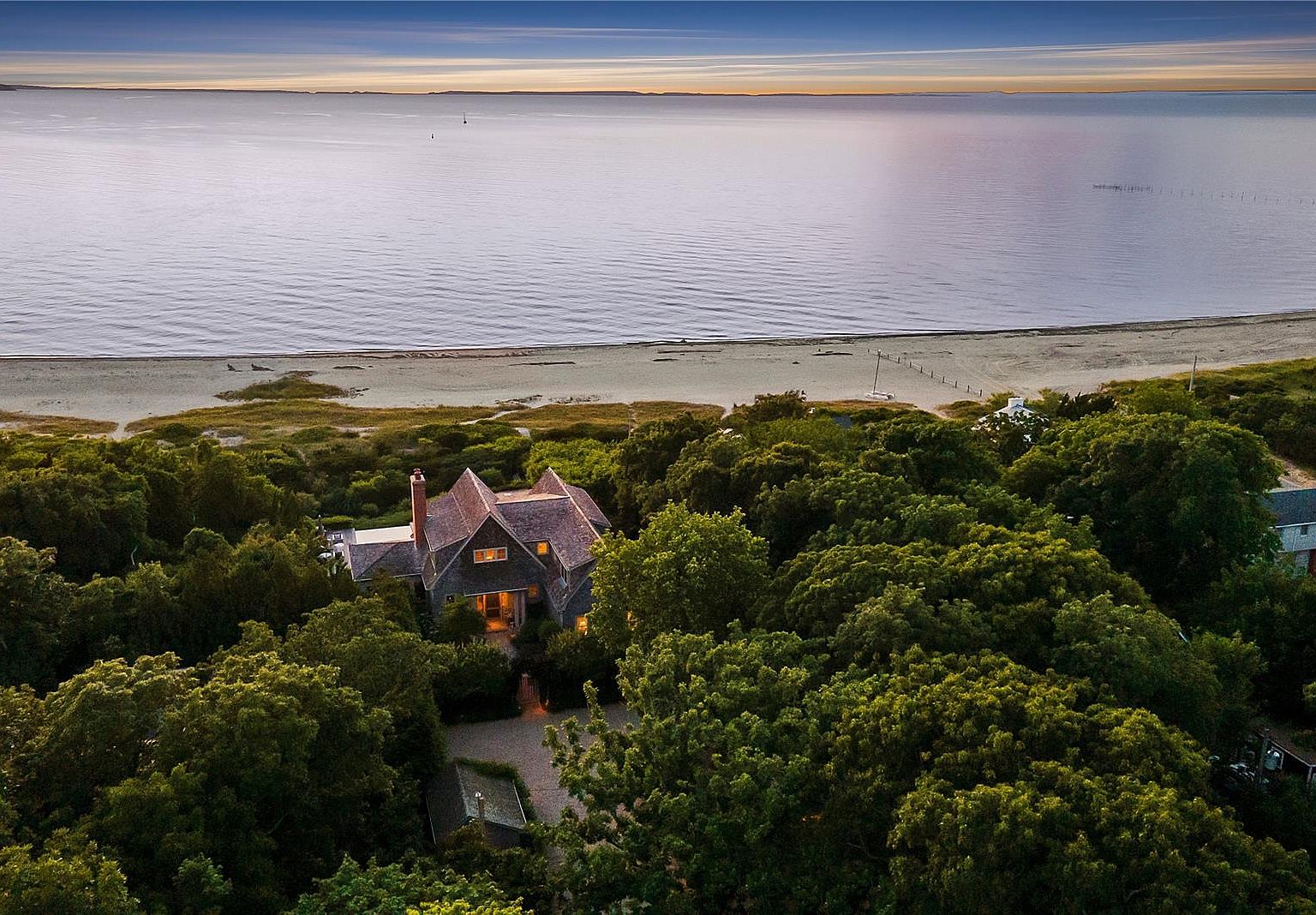 12 Gallatin Lane, East Hampton, NY 11937 Zillow