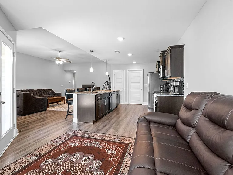 1042 Creek Way — Photo 16