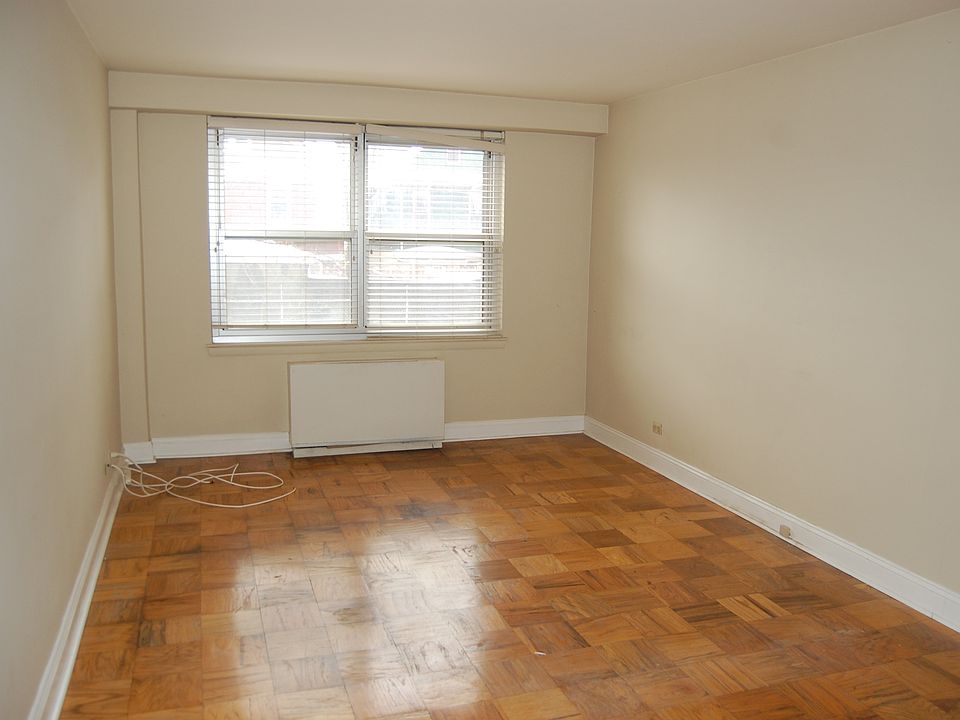 2nd image of 135 Ocean Pkwy APT 5P
