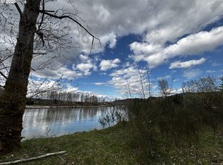 130 Horseshoe Bend Est, Kelso, WA 98626