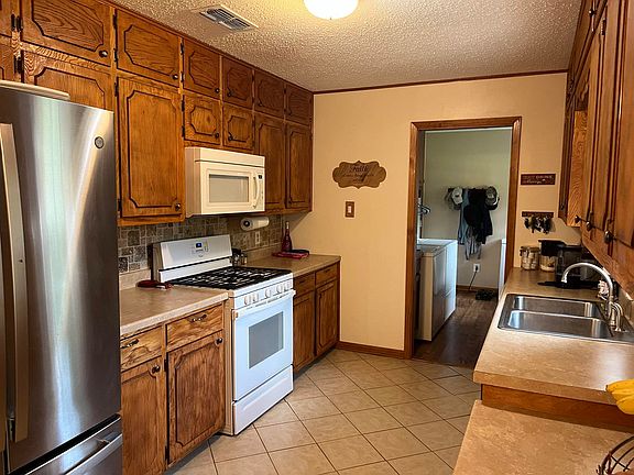 5th image of 118 Sugar Creek Dr