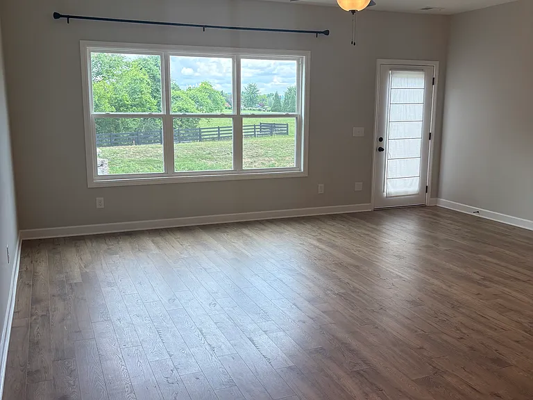 384 Twig Ct — Photo 4