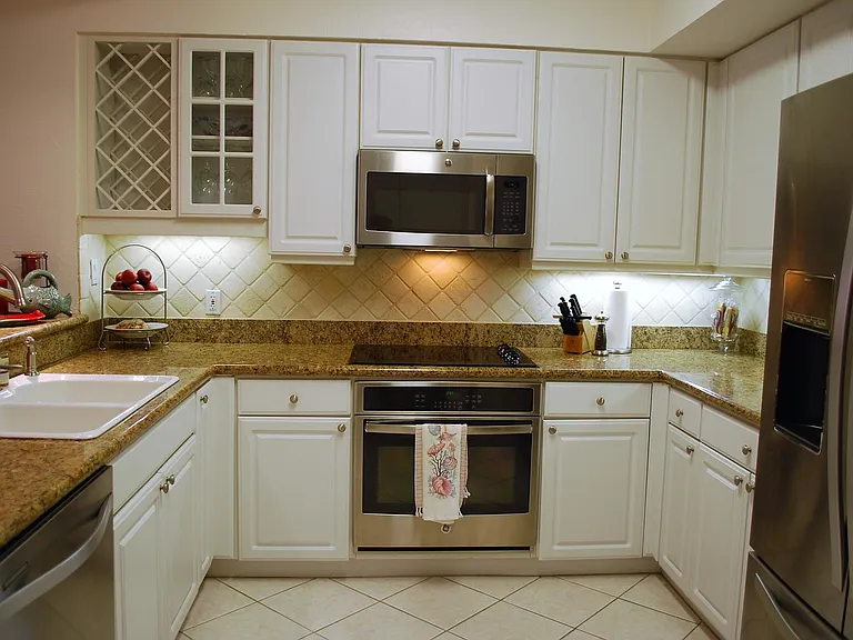 Gourmet granite kitchen