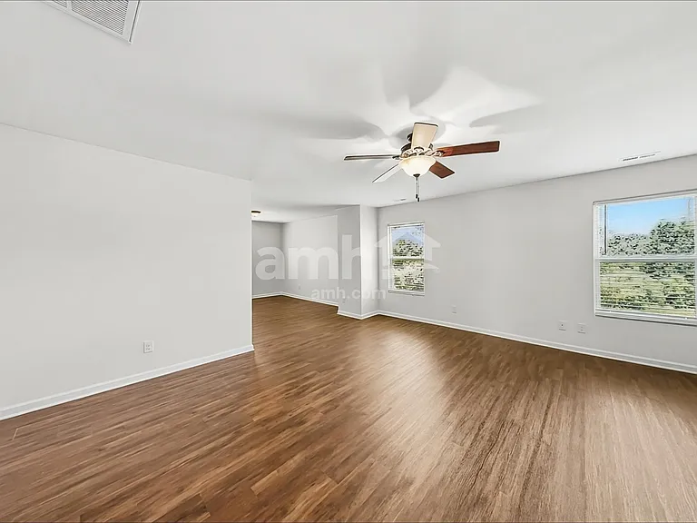 10103 Green Grass Rd — Photo 9