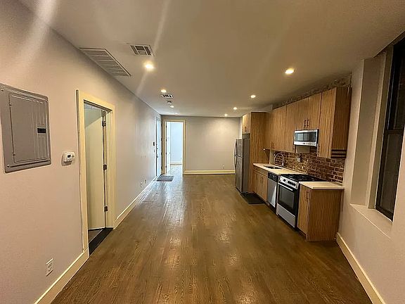 4th image of 349 Vernon Ave APT 2