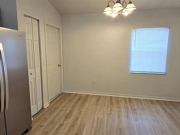 4th image of 6875 SE 52nd St