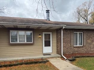 110 Meadows Cir, Crown Pt, IN 46307