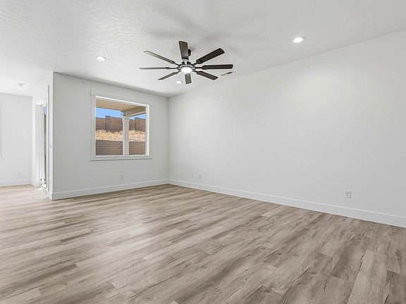 5th image of 2984 Meadowlark Ave