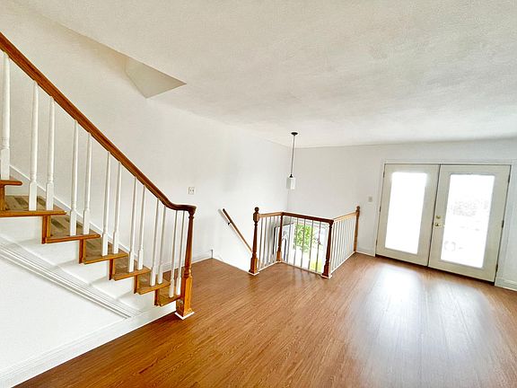 2nd image of 241 Weed Ave #2F