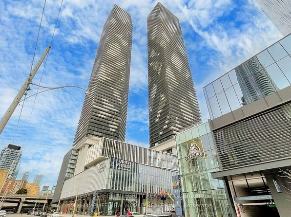 55 Cooper St #5008, Toronto, ON M5E 0G1