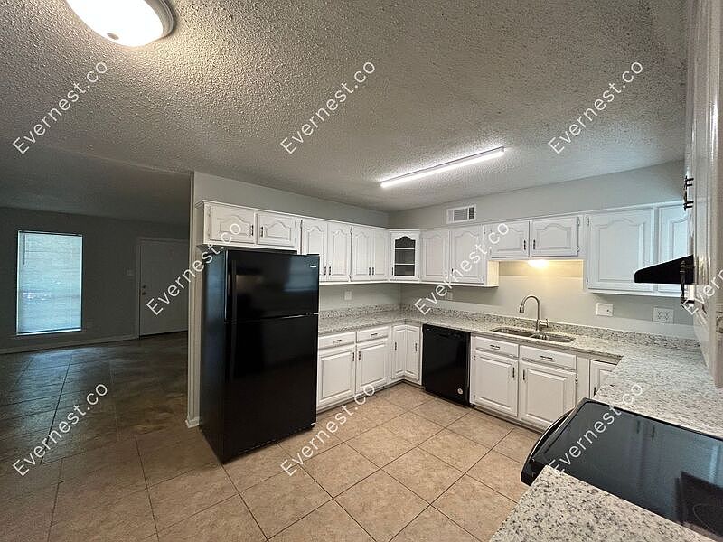 1st image of 2995 Fairlane Dr