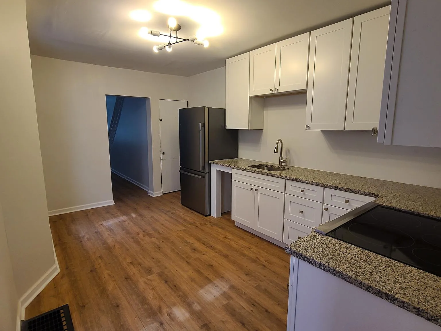 4 bed, 1.5 bath, 1500 sqft, $1,595 — Photo 3