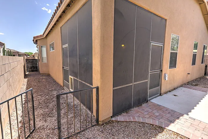 335 E Calle Nacrita — Photo 29