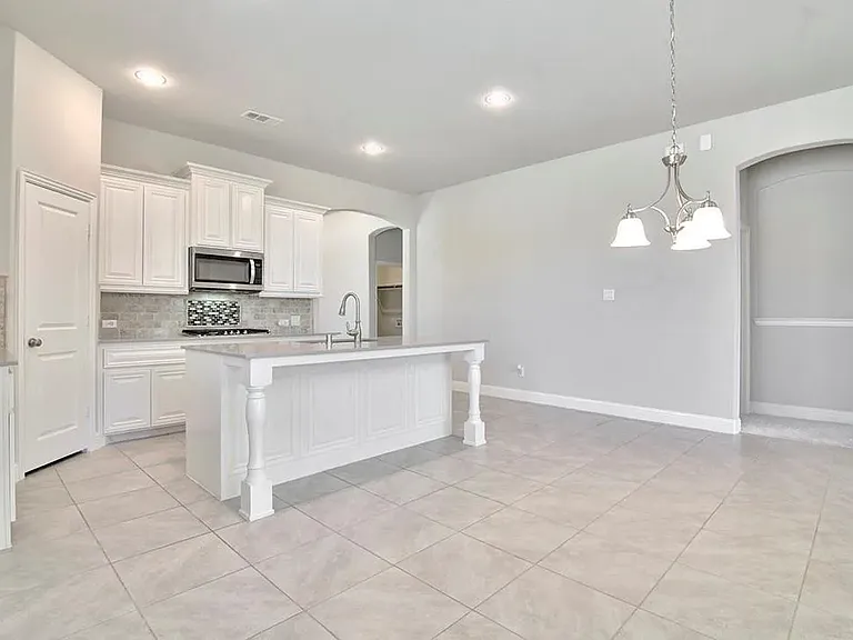 2417 Griffith Park Dr — Photo 6