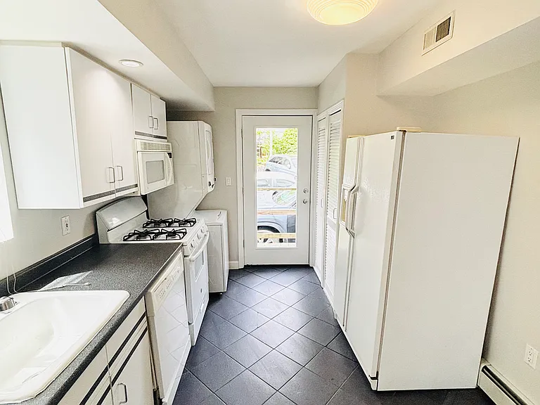 2 Monument Ct #1 — Photo 11