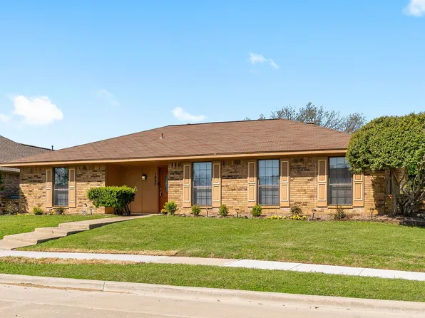 1890 Happy Pass Dr, Lewisville, TX 75077