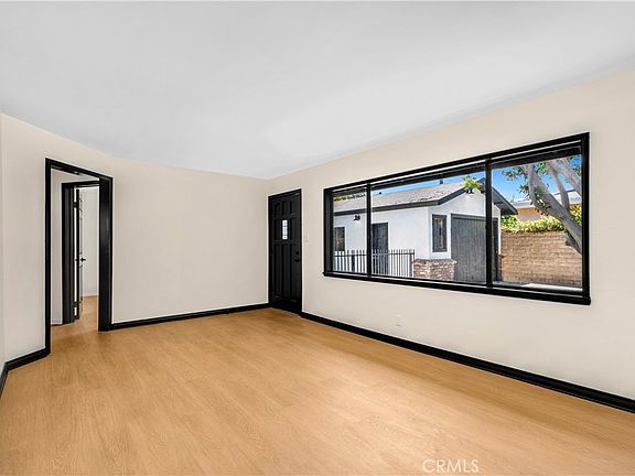 5th image of 8932 McLennan Ave