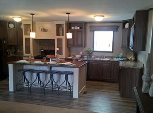 18 San Carlos, Belleville, MI 48111