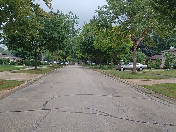 5th image of 140 N Pleasant Ave