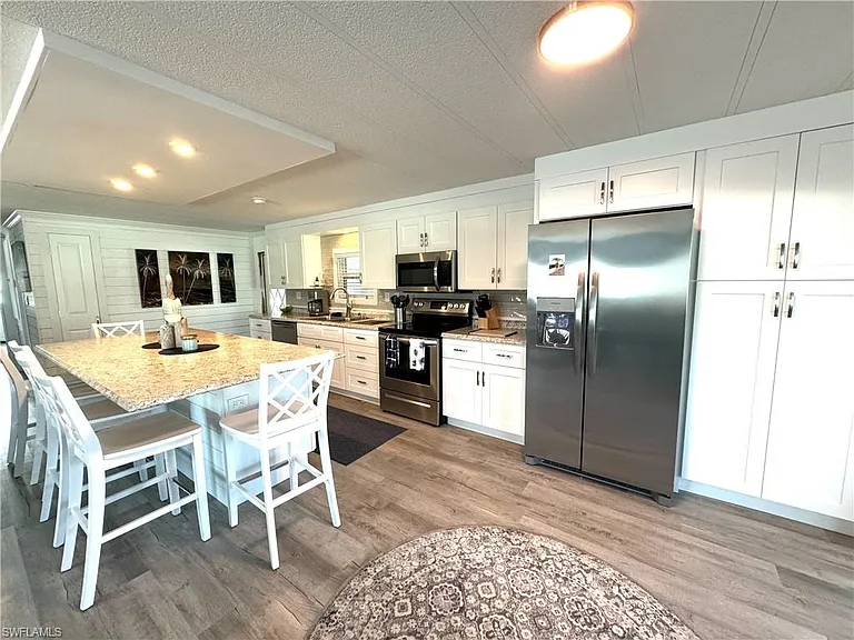 4700 Leilani Ln — Photo 17