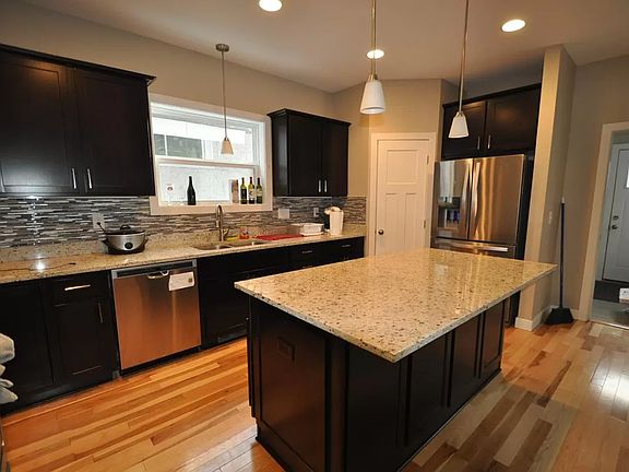 2nd image of 1037 26th Ave SE #A