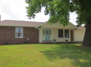 1305 Fieldcrest Dr, Red Bud, IL 62278