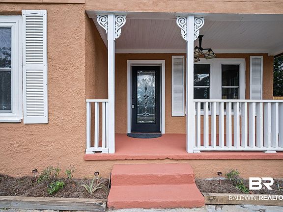 4th image of 106 W 15th St