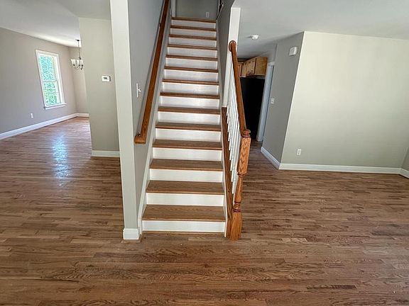 3rd image of 211 Inca Trl