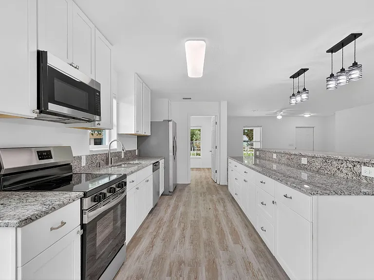 2206 S 34th St — Photo 18