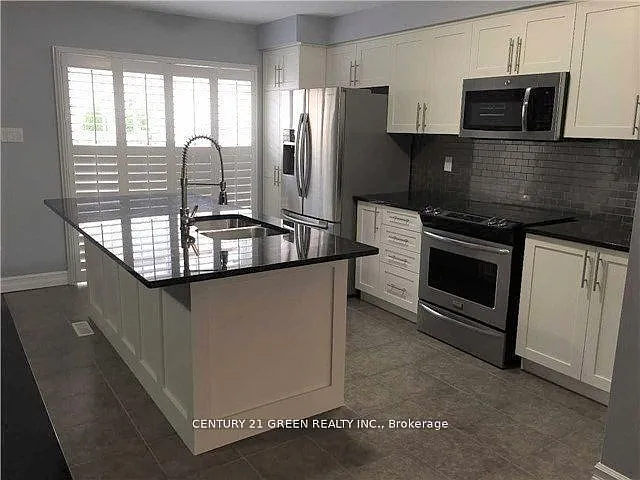 1048 Haxton Hts — Photo 3