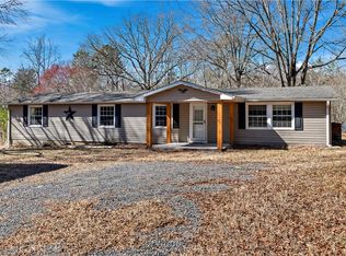 2729 Hampton Ln, East Bend, NC 27018