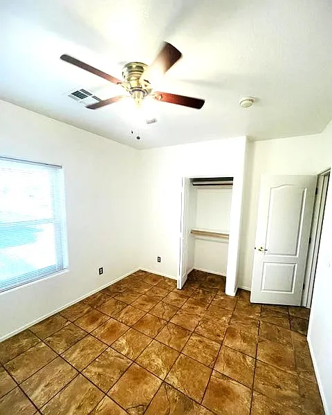 3 bed, 2.5 bath, 1275 sqft, $1,900 — Photo 4