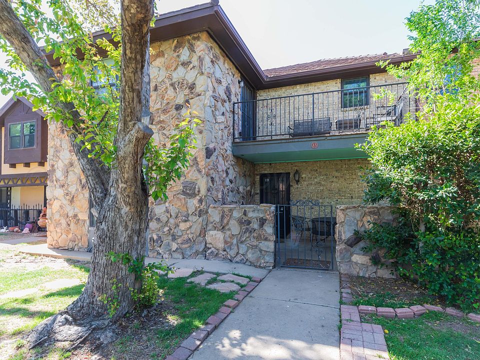 1st image of 3200 Fleetwood Dr #5