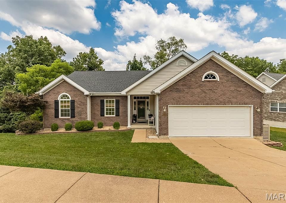 1st image of 1652 Ivy Chase Ln