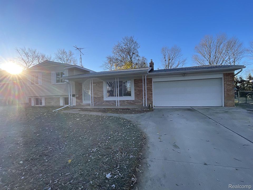 1st image of 409 Plymouth Dr