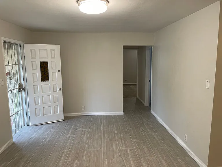 15707 Longworth Ave — Photo 8