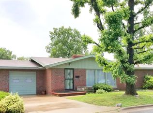 605 Payne St, Wood River, IL 62095