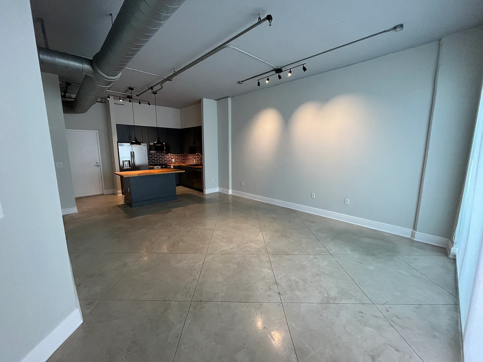 1 bed, 796 sqft, $2,790 — Photo 4