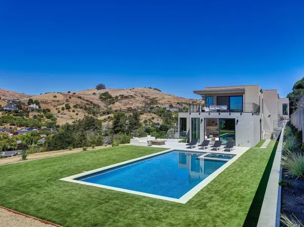 5 Trestle Glen Circle, Tiburon, CA 94920