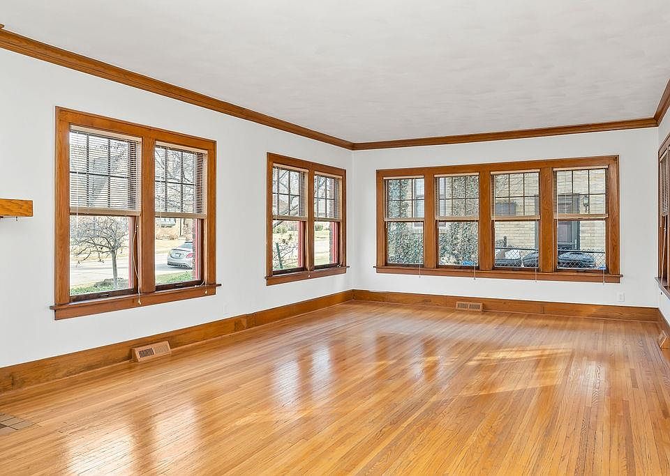 526 Robert Ave, Rockford, IL 61107 Zillow