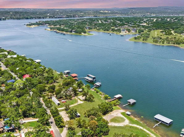 20904 W Lakeshore Dr, Spicewood, TX 78669