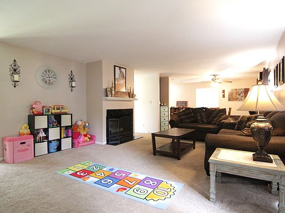 5th image of 108 Oakdale Dr