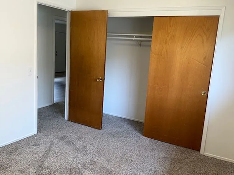 544 Van Buren St — Photo 10
