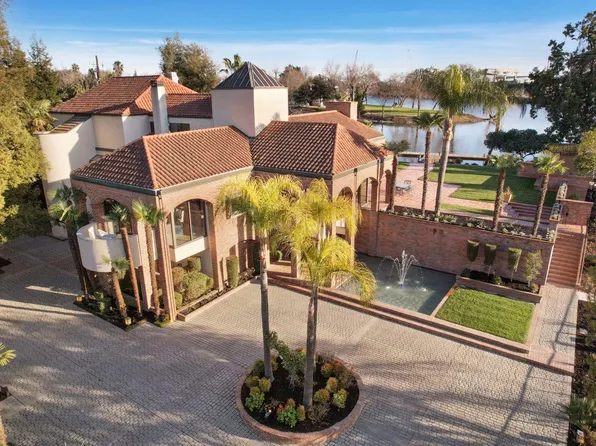 2300 Virginia Ln, Stockton, CA 95204